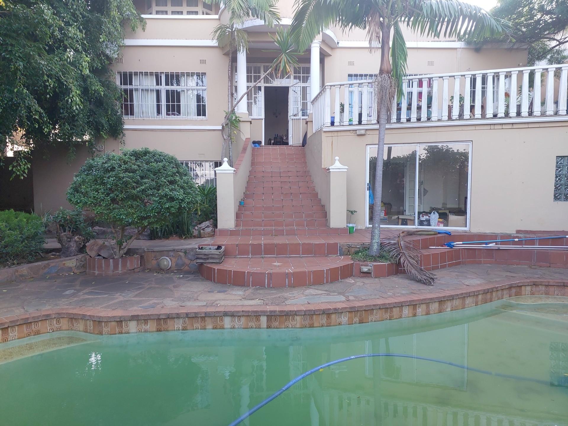 Apartment To Rent in Glenwood, Durban, KwaZulu Natal