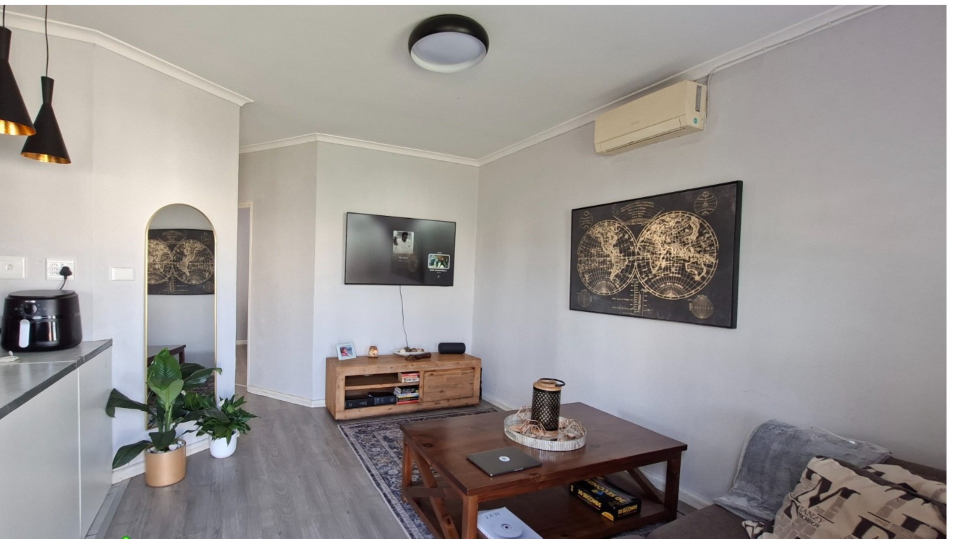 House for sale in Victoria Park, Somerset West, 70 m²