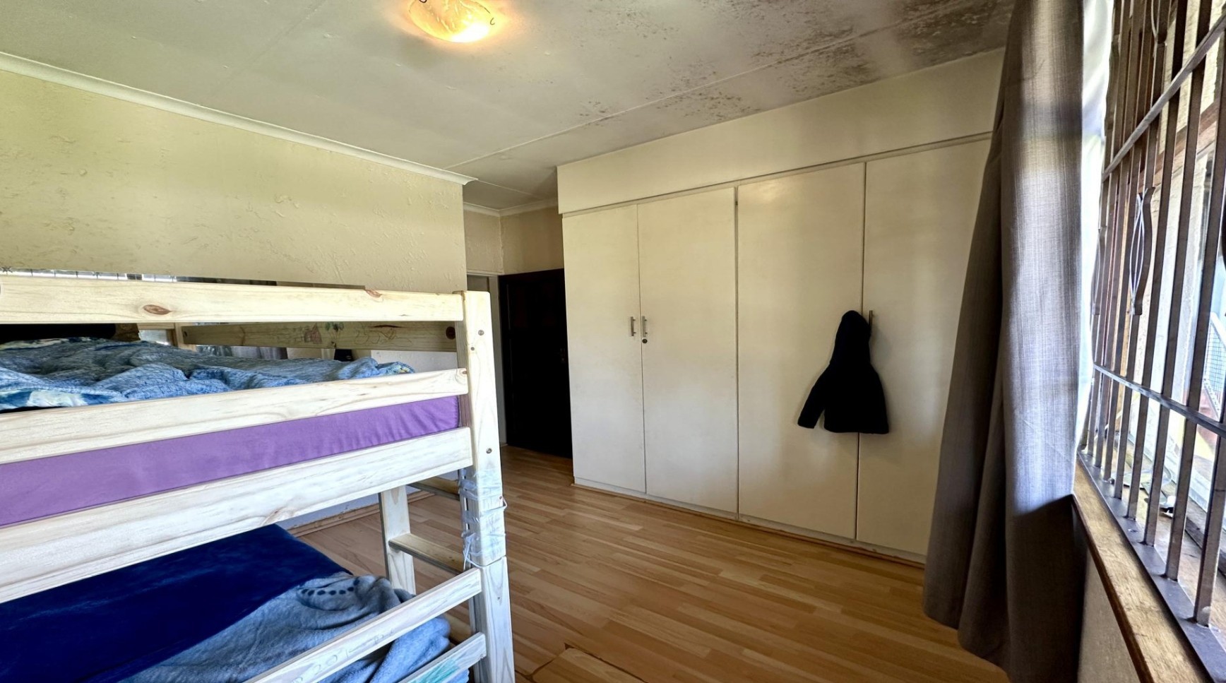 Apartment for sale in Corlett Gardens, Johannesburg, 97 m²