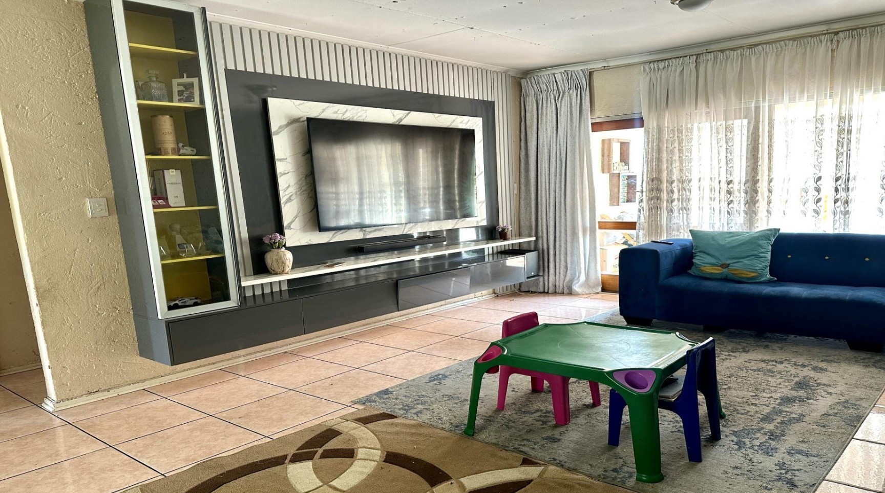 Apartment For Sale in Corlett Gardens, Johannesburg