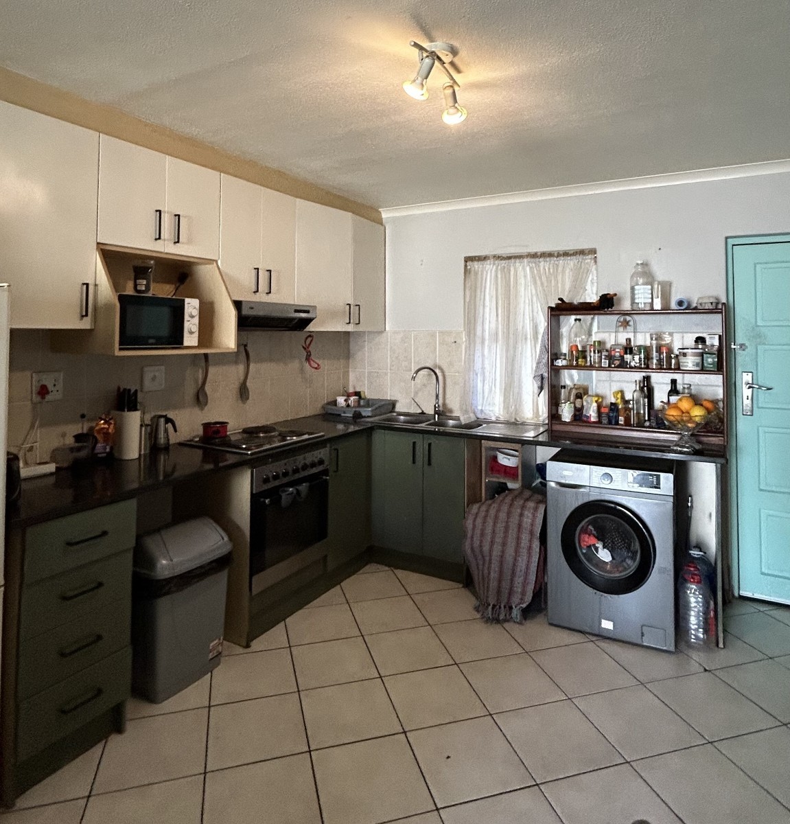 Ground Floor Living, One Bedroom with a Private Garden 4