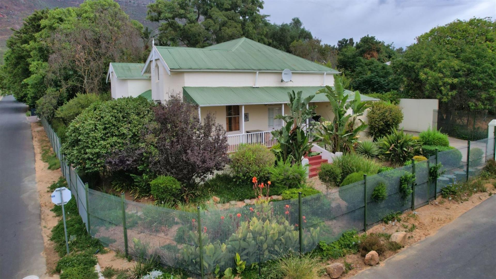 Beautiful Cape Classic in Riebeek West, Riebeek Valley