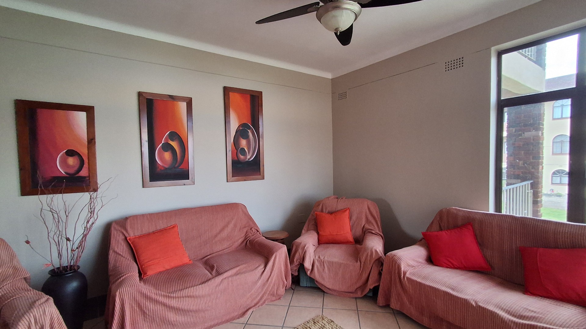 Apartment for sale in St Michaels On Sea, Margate, KwaZulu Natal, 100 m²