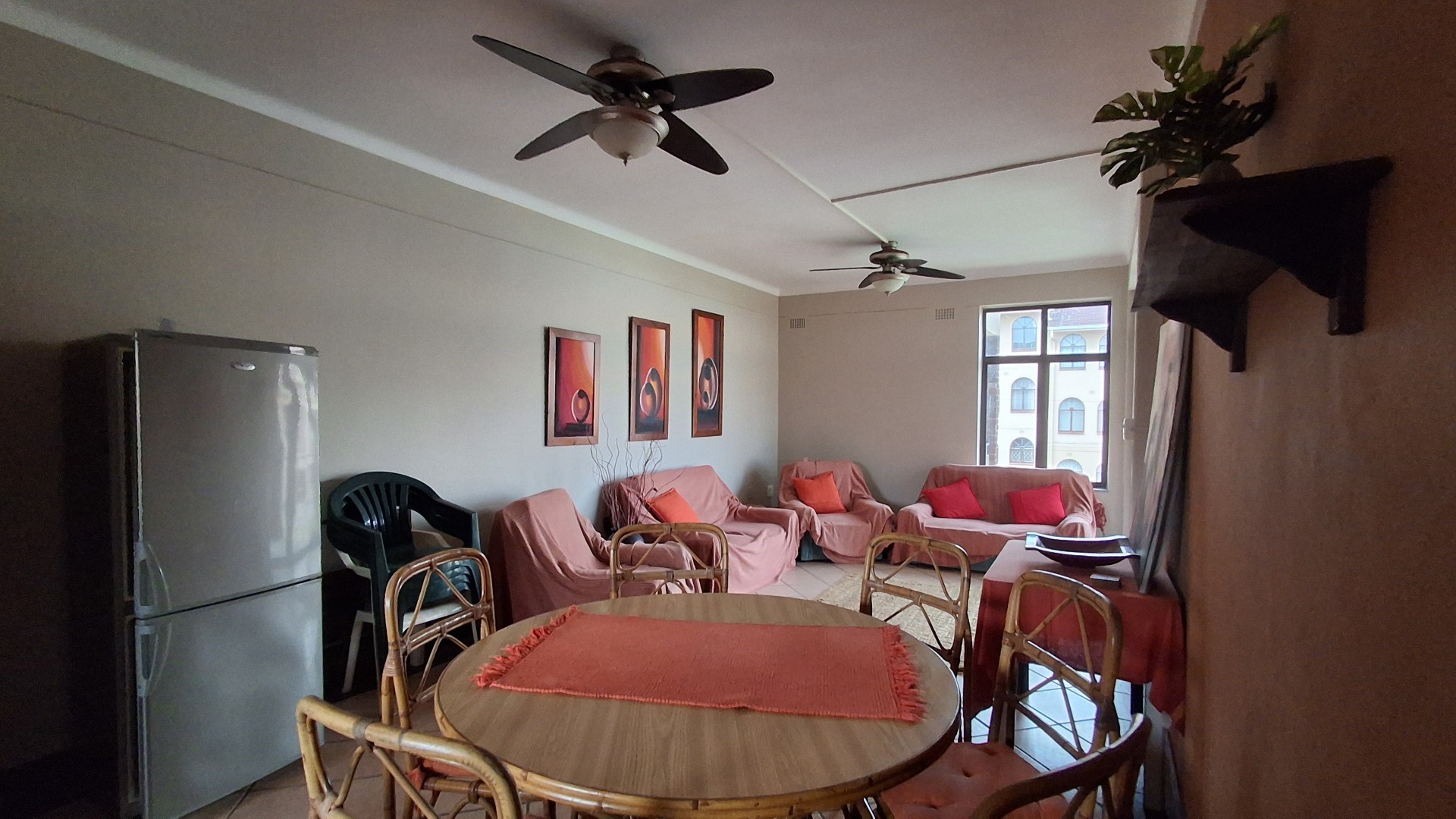 Apartment for sale in St Michaels On Sea, Margate, KwaZulu Natal, 100 m²