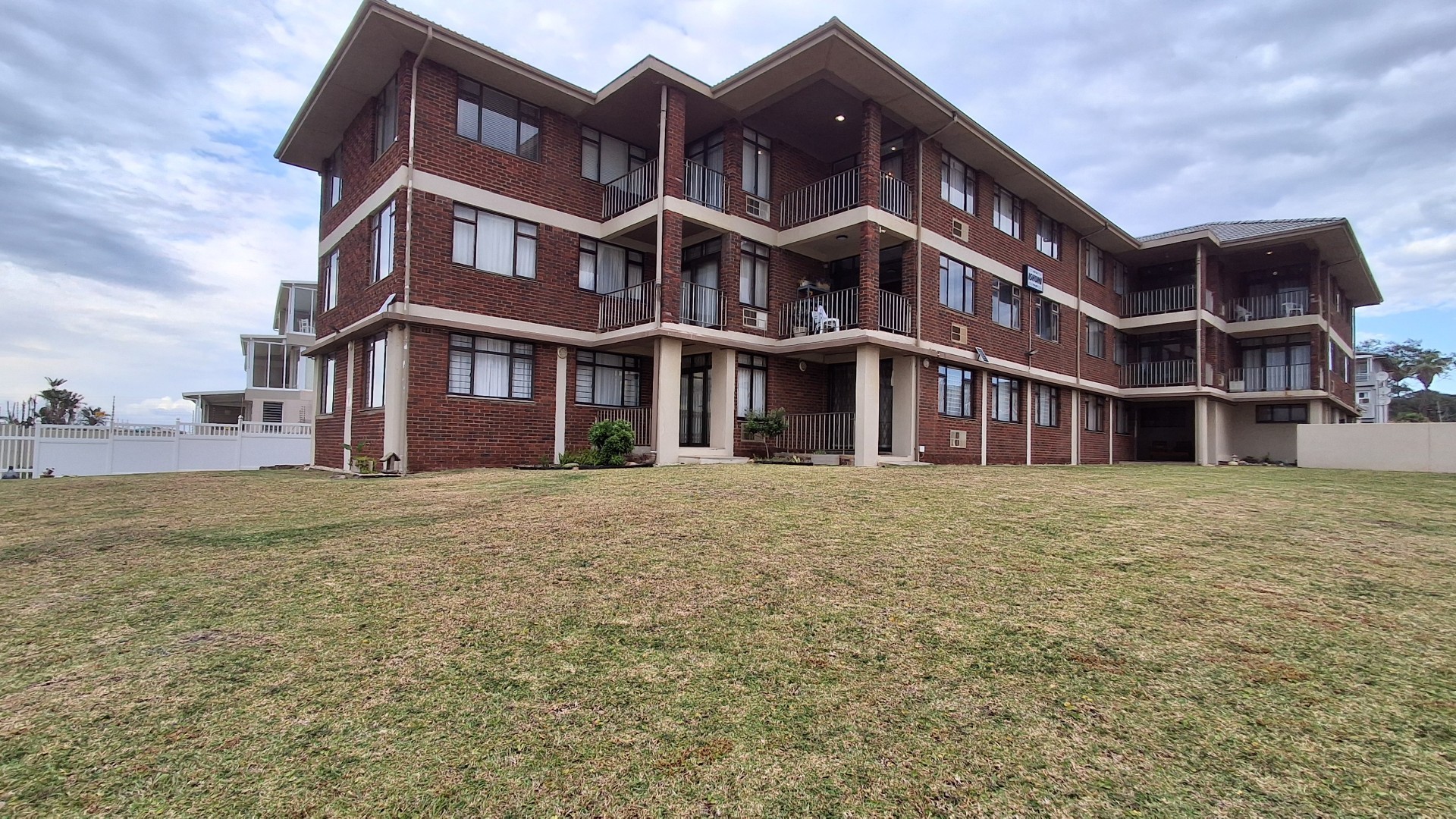 Apartment for sale in St Michaels On Sea, Margate, KwaZulu Natal, 100 m²