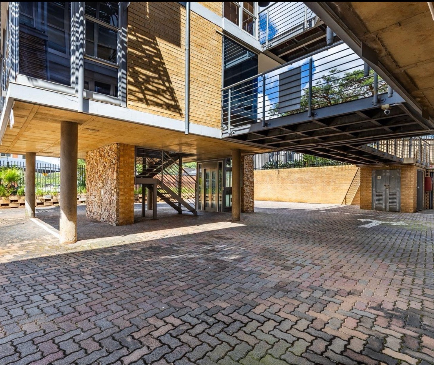 Commercial Property for sale in Lynnwood Glen, Pretoria