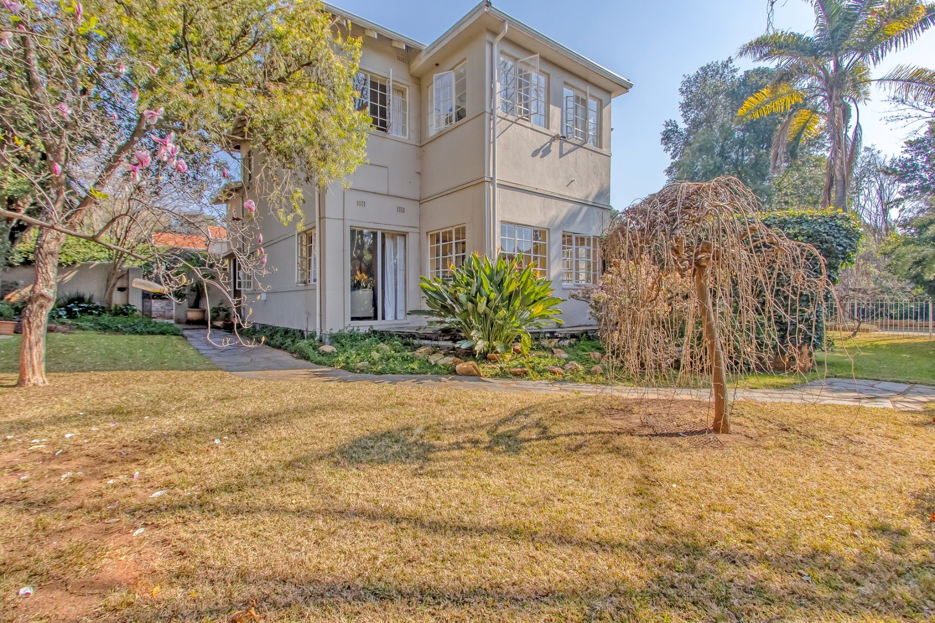 Four bedroom double storey family home with pool and staff and play room 4