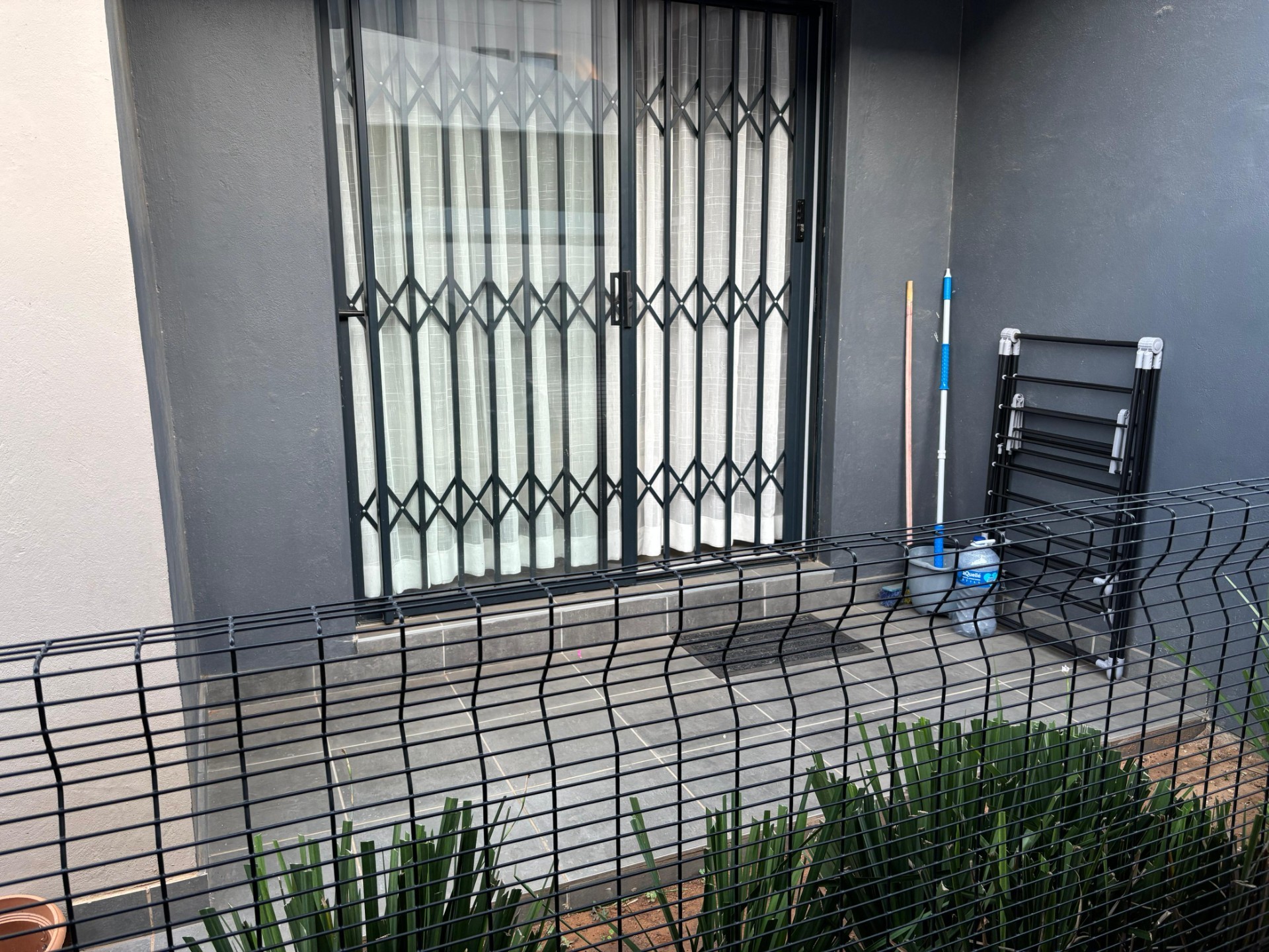 Apartment To Rent in Athlone Park, Amanzimtoti, KwaZulu Natal