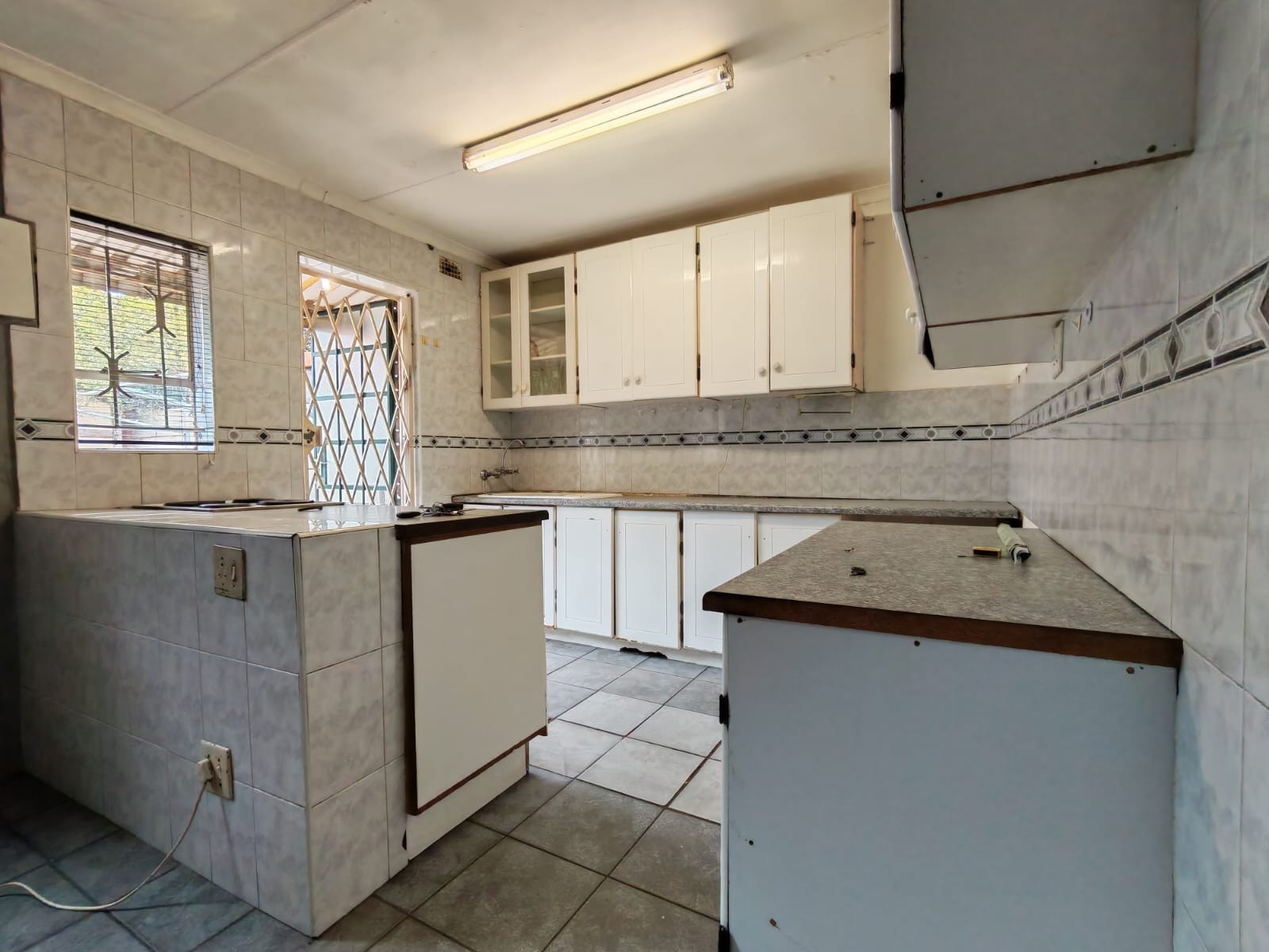 House for sale in Florida Lake, Roodepoort, 100 m²