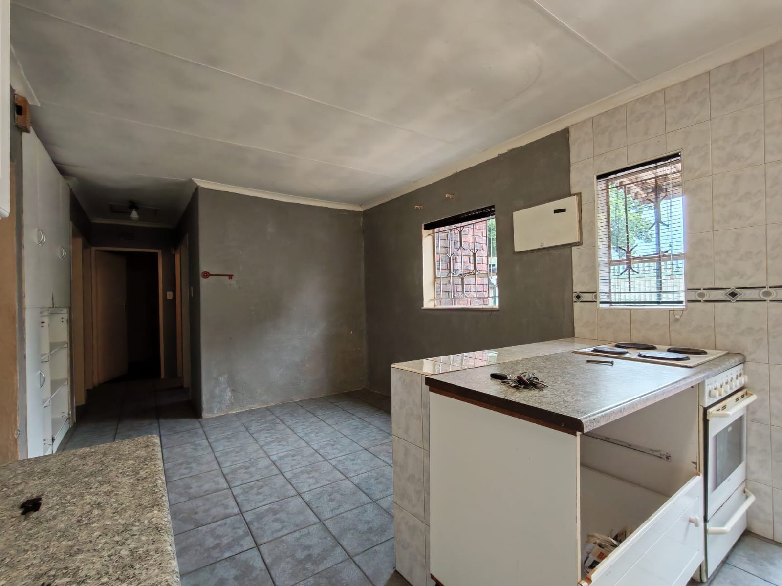 House for sale in Florida Lake, Roodepoort, 100 m²