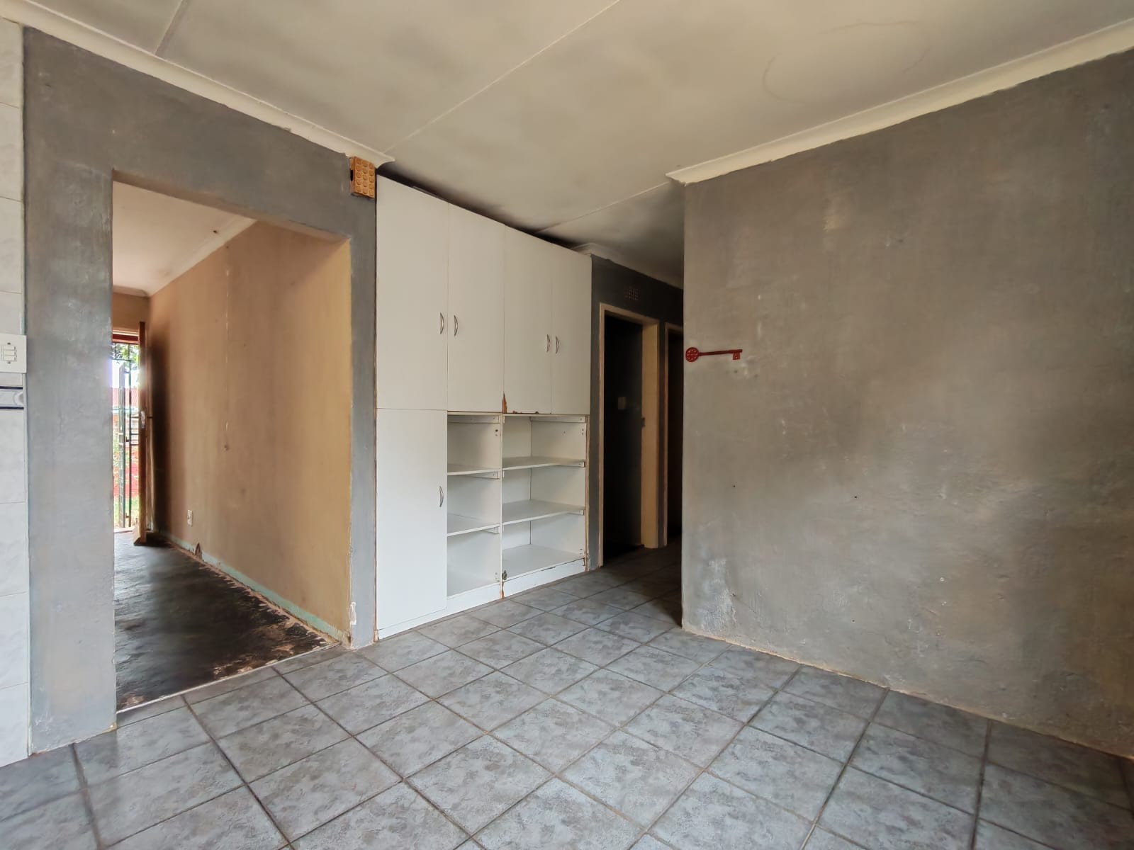 House for sale in Florida Lake, Roodepoort, 100 m²