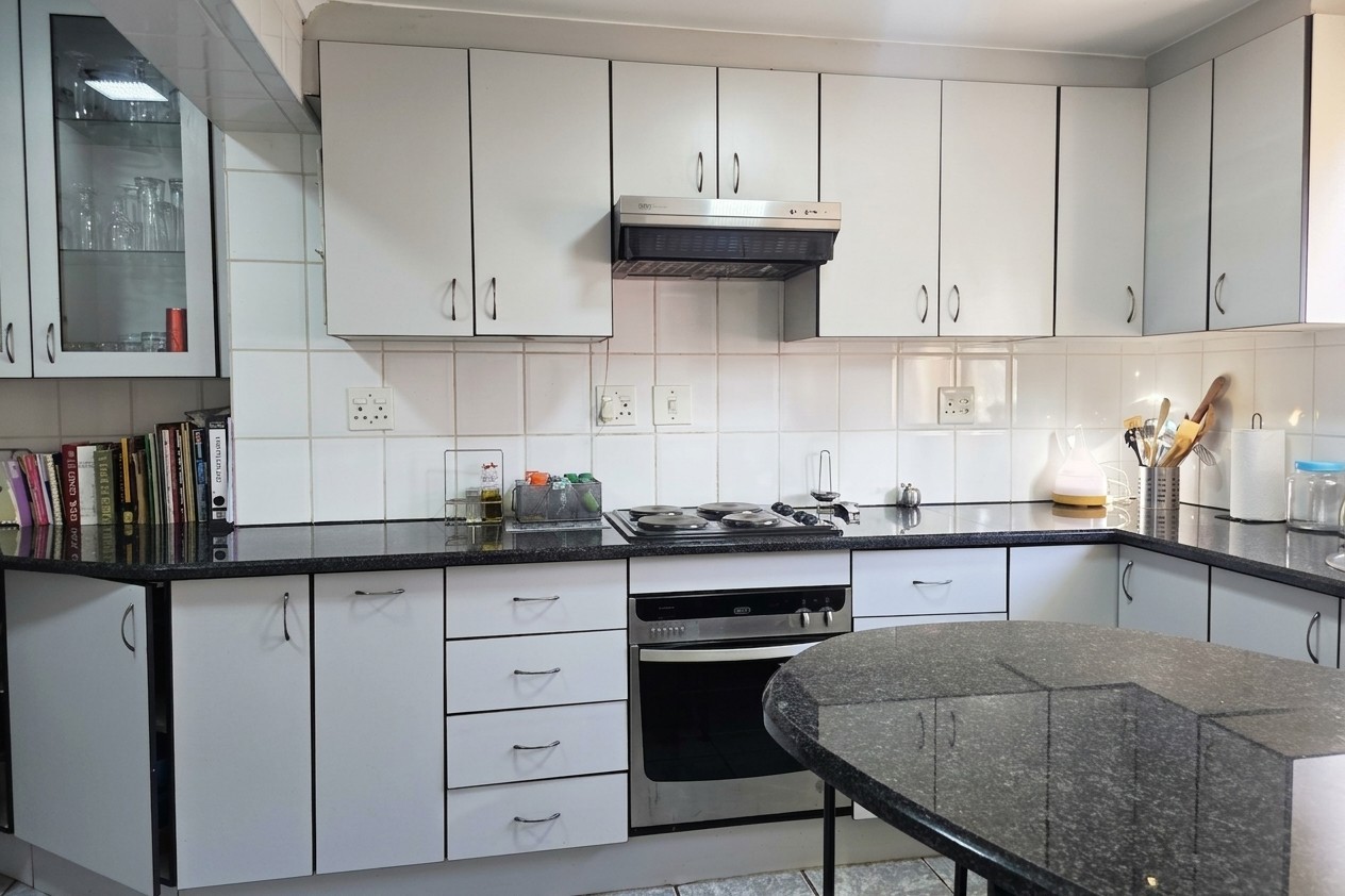 House for sale in Edleen, Kempton Park, 375 m²