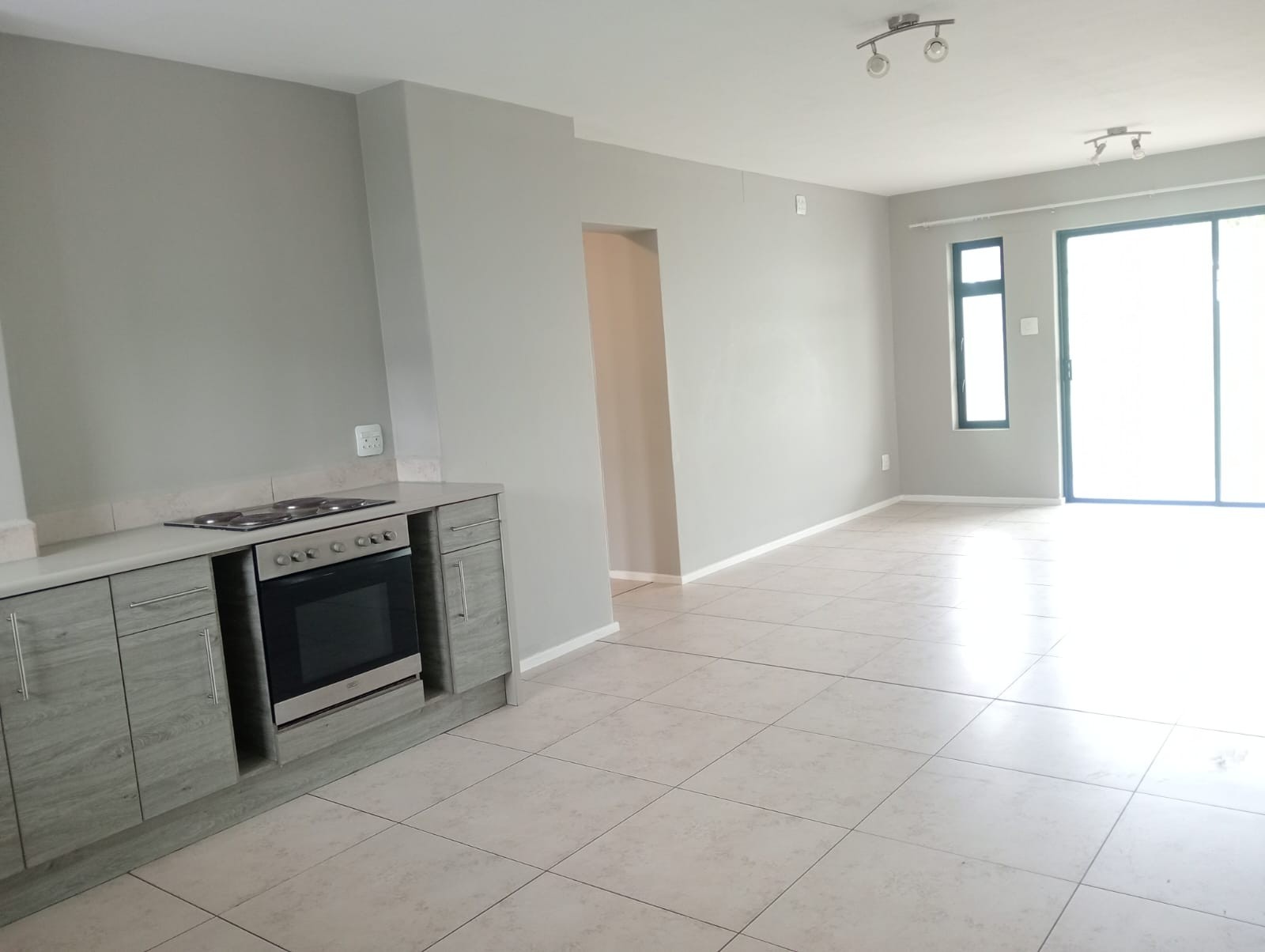 Apartment for rent in Nahoon Valley Park, East London, 88 m²