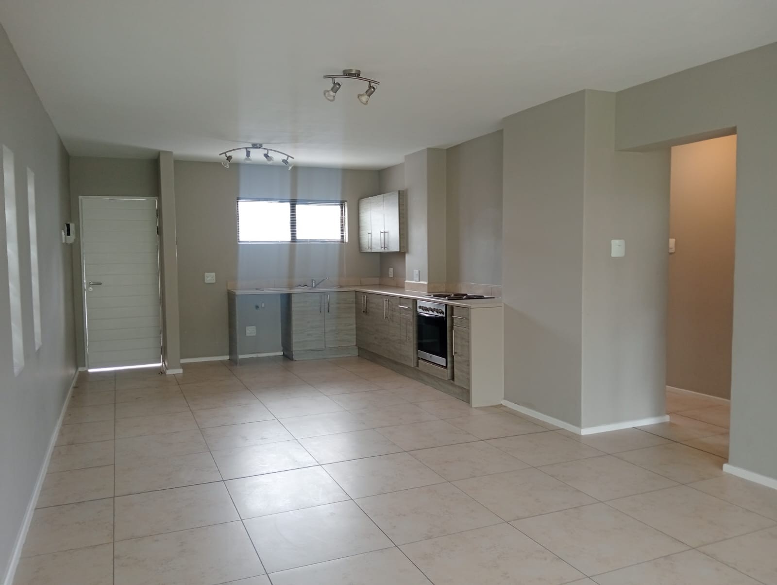 Apartment for rent in Nahoon Valley Park, East London, 88 m²
