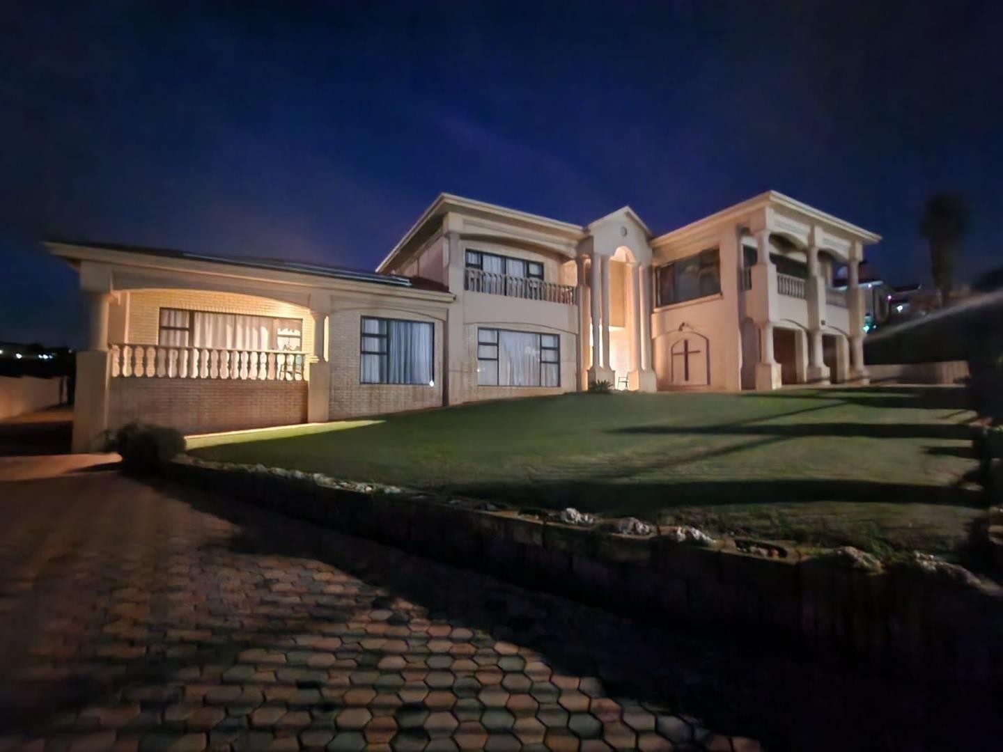 House for sale in Hartenbos Heuwels, Hartenbos, 641 m²