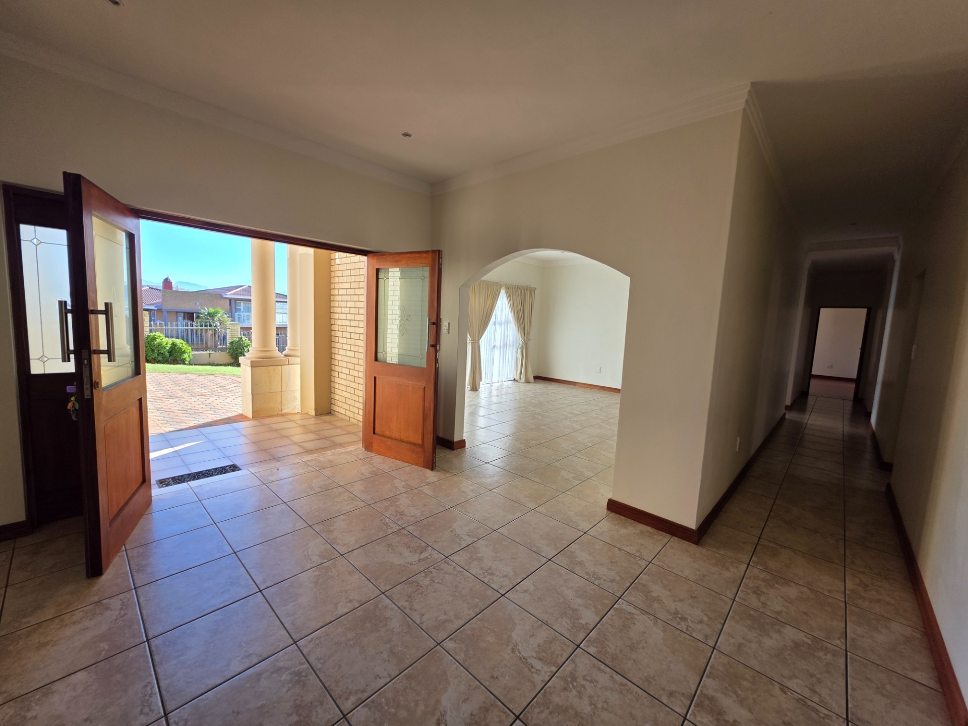 House for sale in Hartenbos Heuwels, Hartenbos, 641 m²