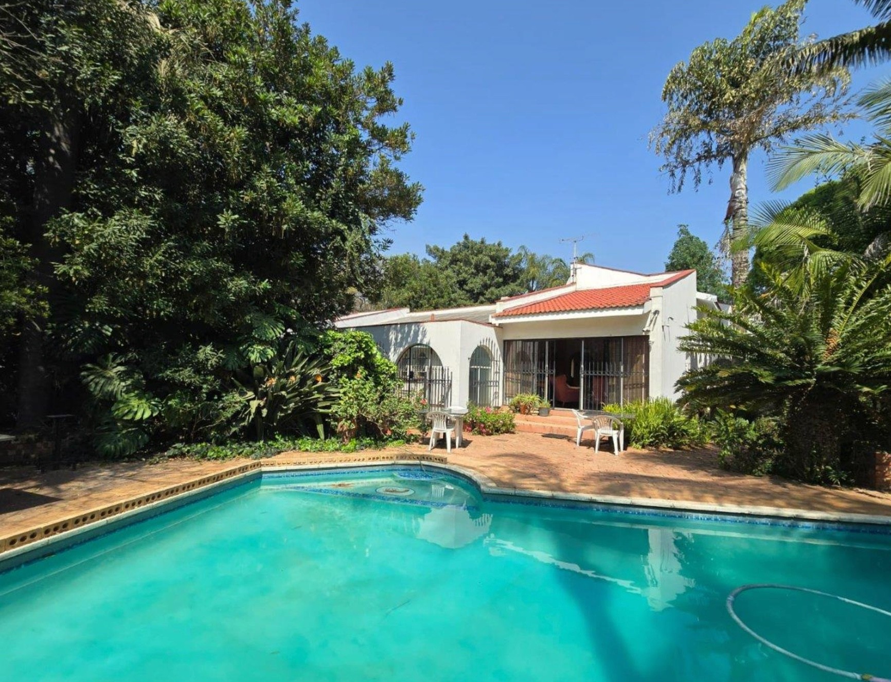 House for sale in Muckleneuk, Pretoria, 1600 m²