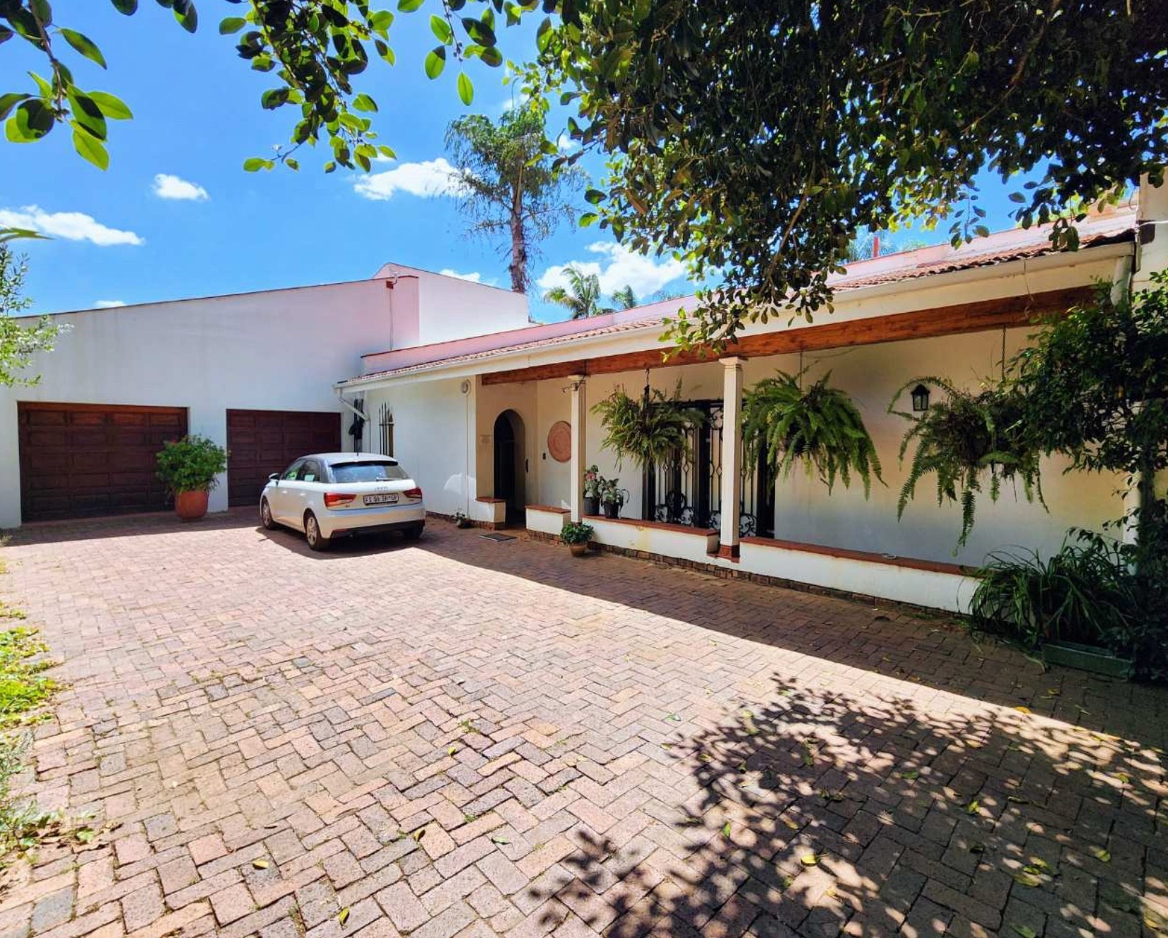 House for sale in Muckleneuk, Pretoria, 1600 m²