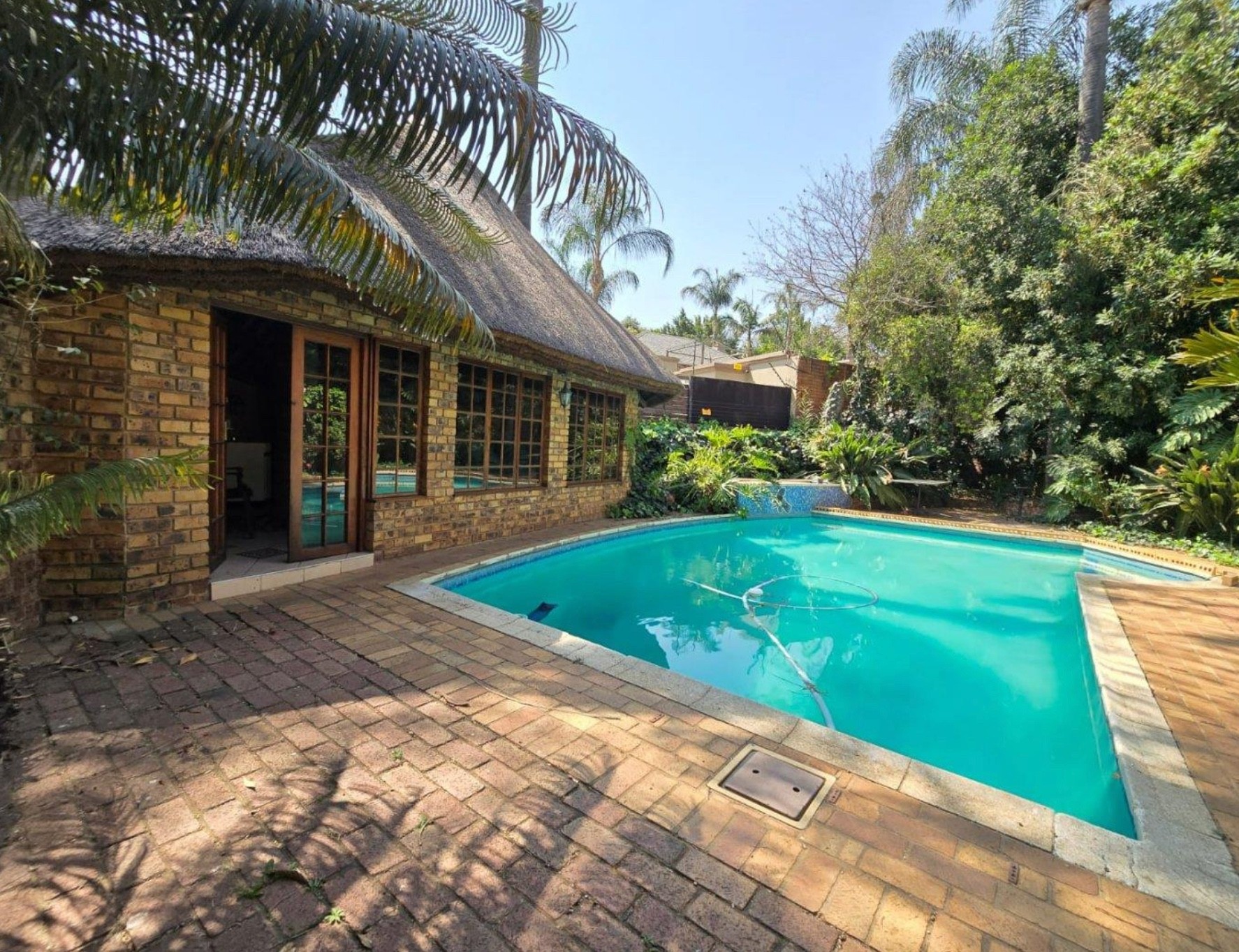 House for sale in Muckleneuk, Pretoria, 1600 m²
