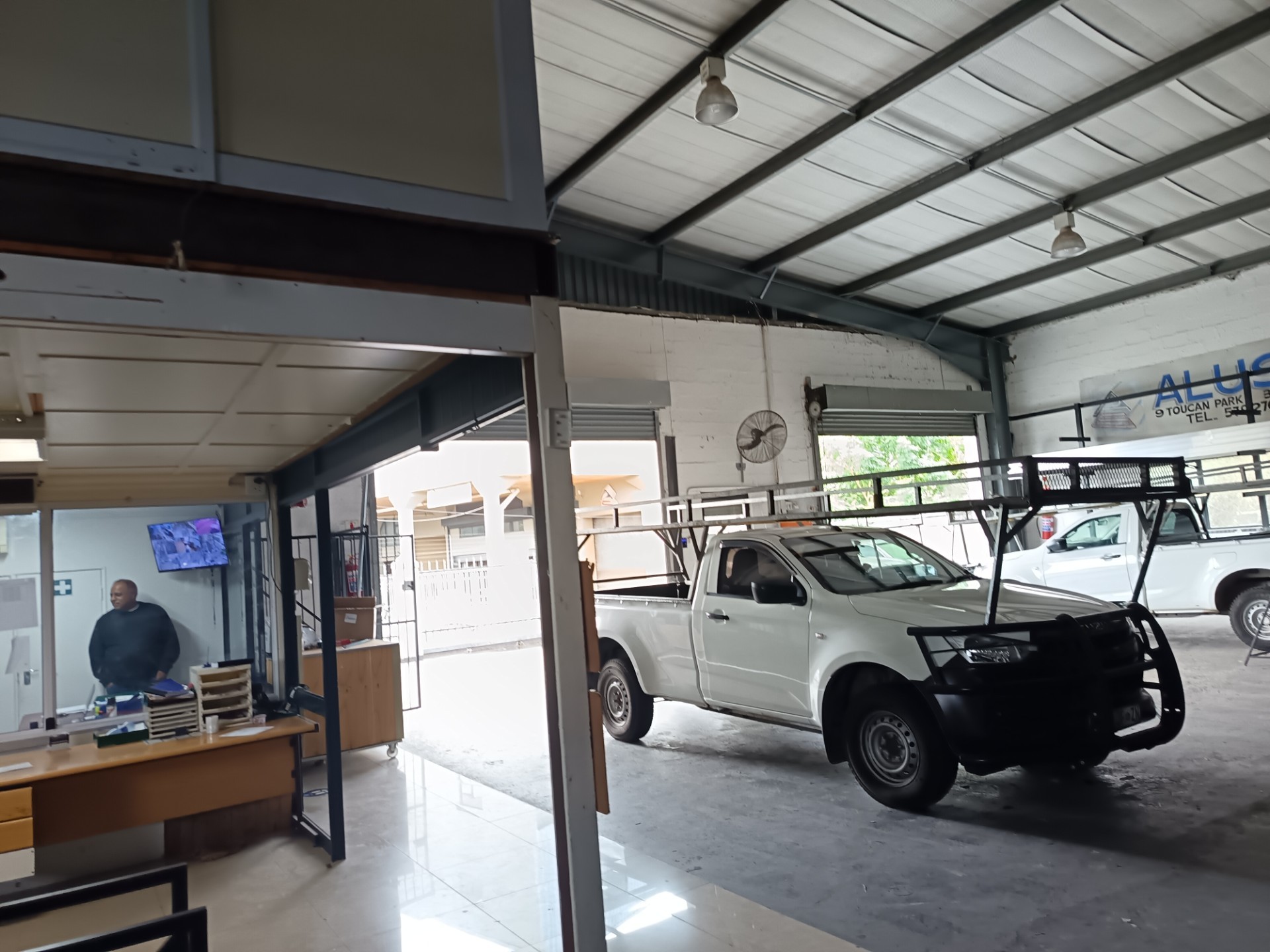 Warehouse for sale in Briardene, Durban, KwaZulu Natal, 711 m²