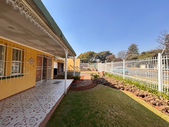House For Sale in Allen Grove, Kempton Park 4