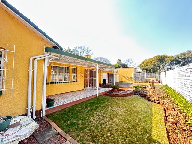 House For Sale in Allen Grove, Kempton Park 2