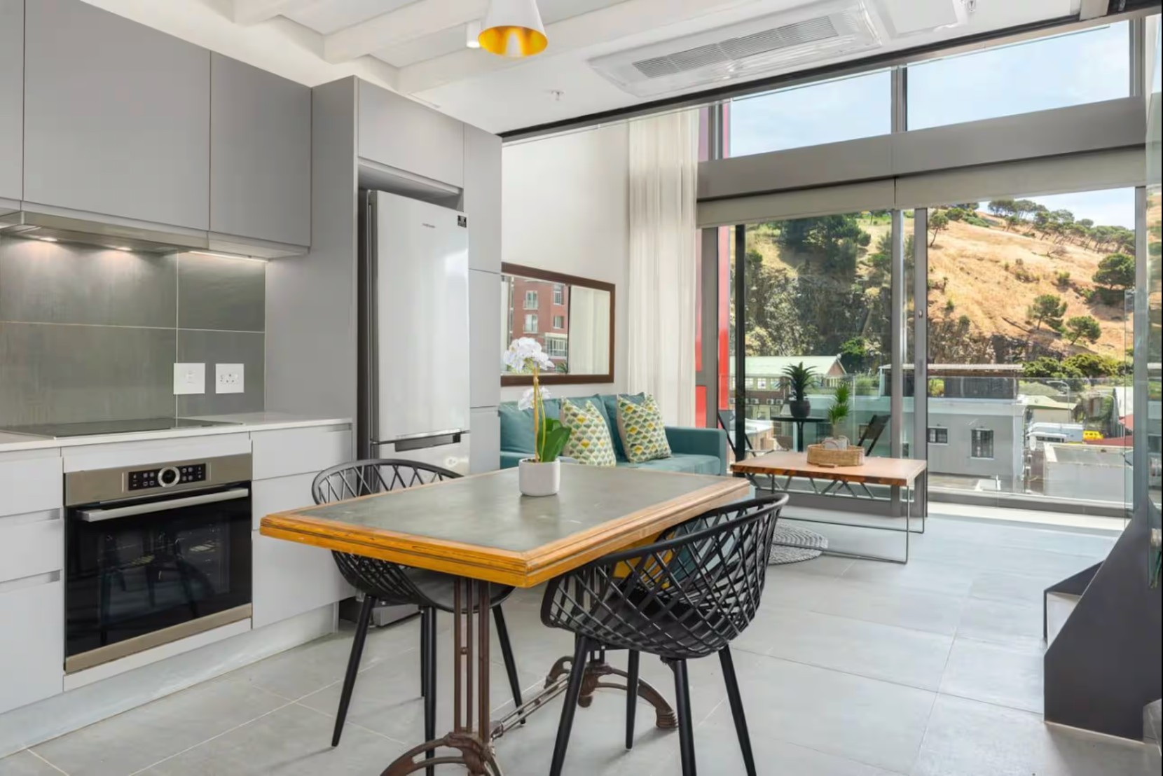 Apartment for sale in De Waterkant, Cape Town, 58 m²