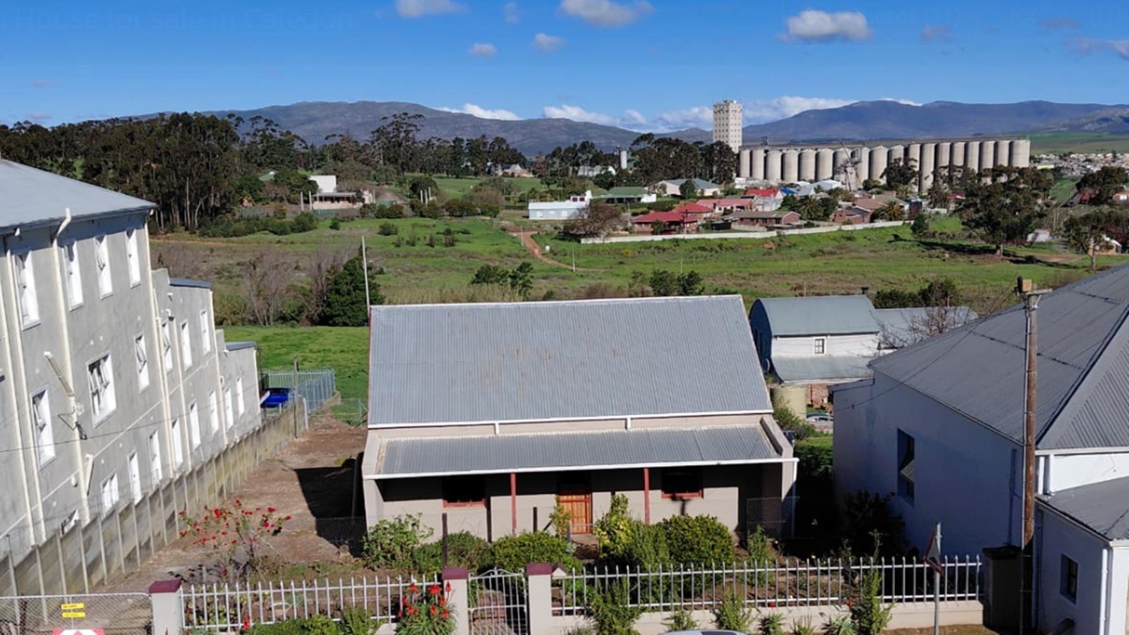 House for sale in Caledon, 250 m²