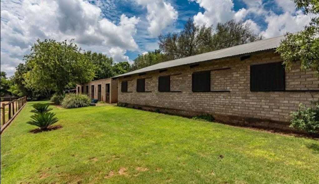 Farm for sale in Tarlton, Krugersdorp, 17083 m²