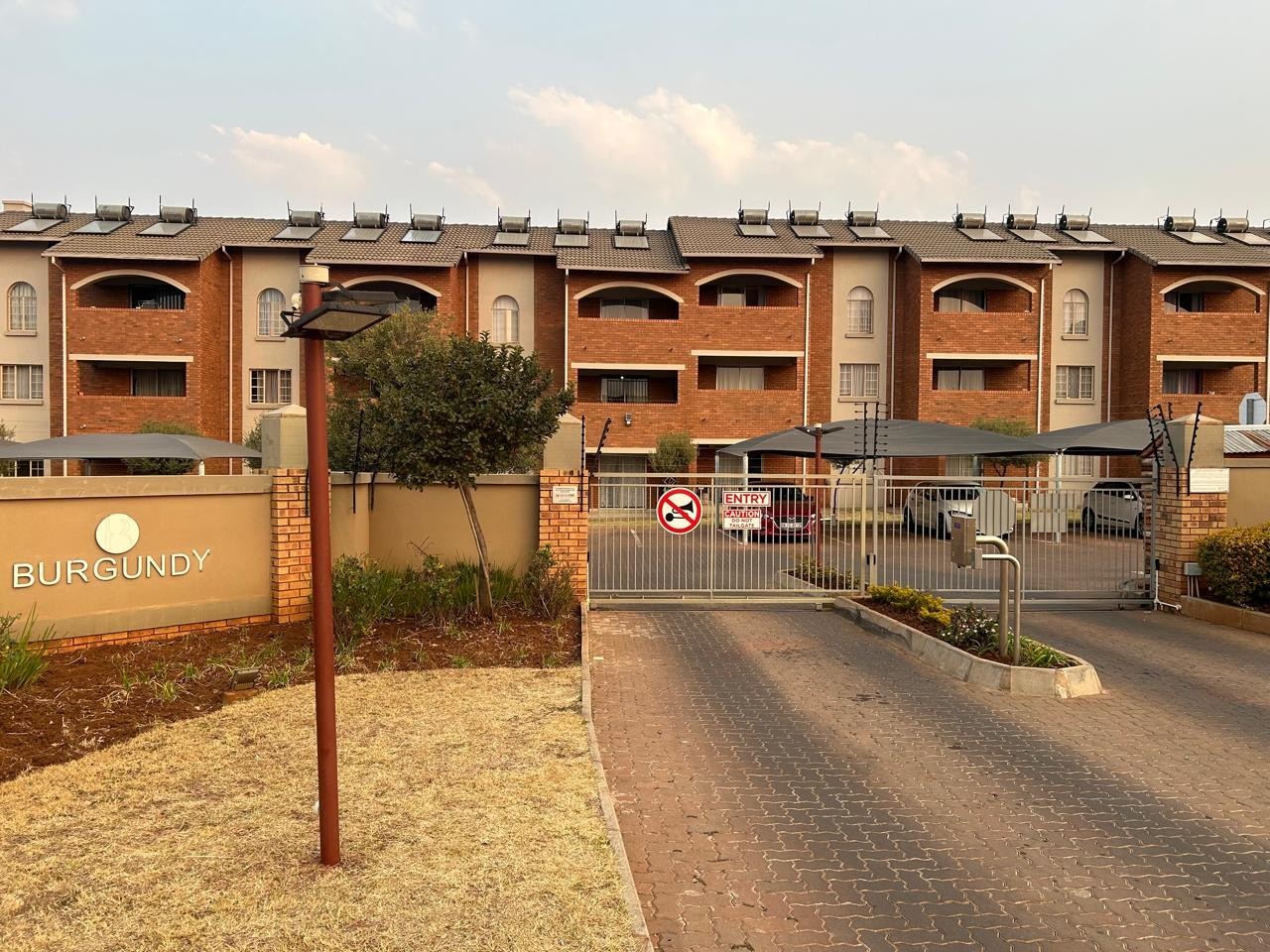 Apartment for rent in Stone Ridge, Monavoni, Centurion, 137 BURGUNDY, Stone Gate, 6673 Ridge Close, Monavoni EXT 14, Stone Ridge, Monavoni, Centurion, Gauteng, 75 m²