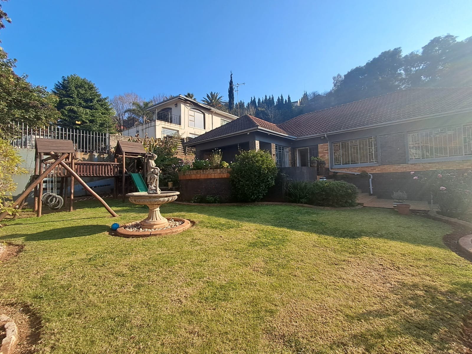 House for sale in Cyrildene, Johannesburg, 1840 m²