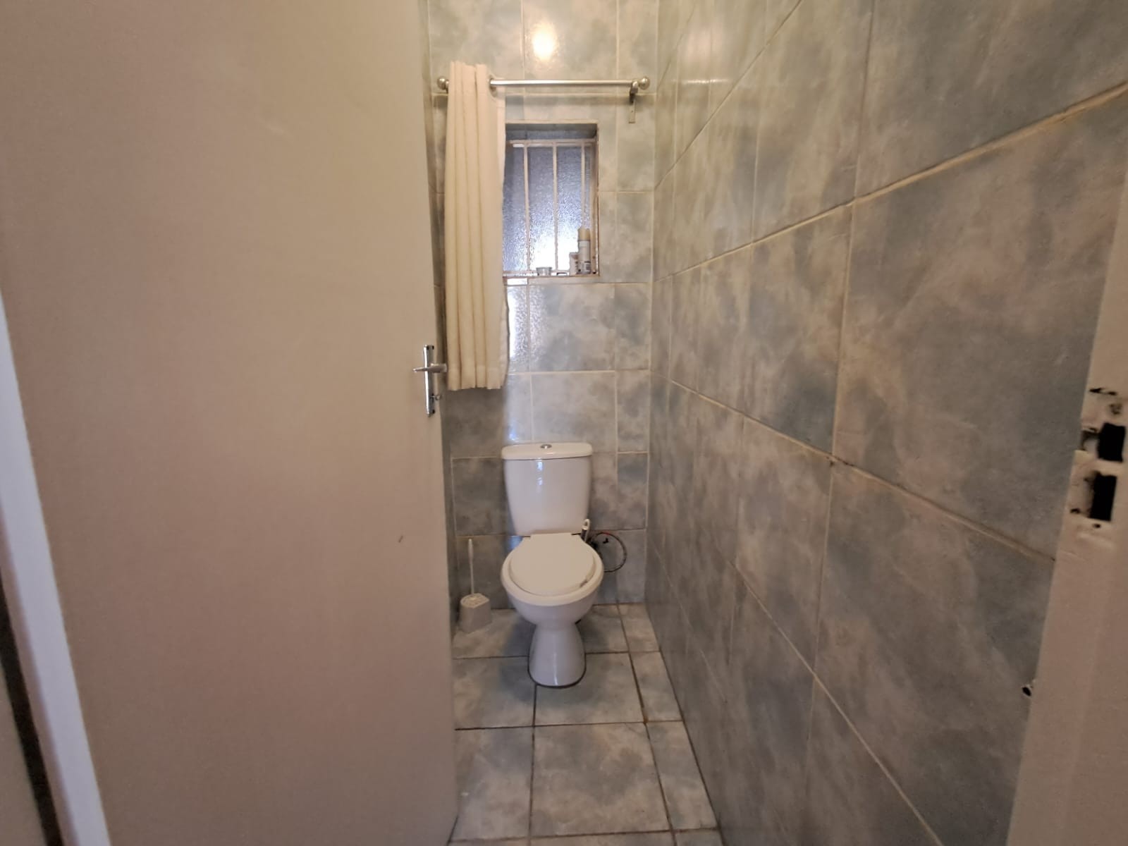 House for sale in Cyrildene, Johannesburg, 1840 m²
