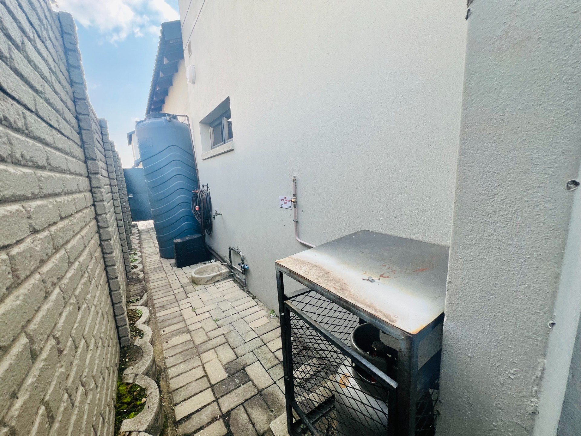 Townhouse for rent in Fourways, Sandton