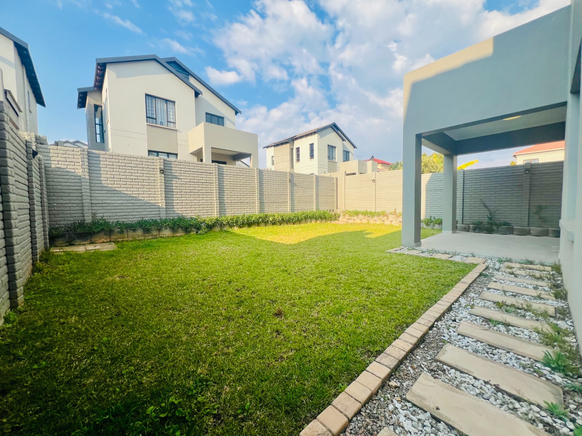 Townhouse for rent in Fourways, Sandton