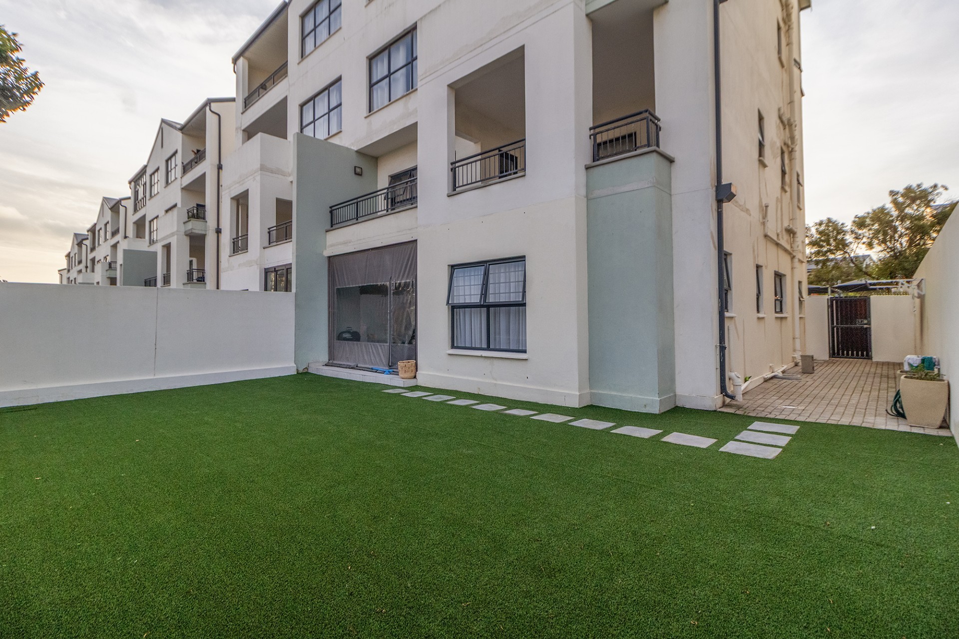 Apartment for sale in De Zicht Estate, Richwood, Milnerton, 106 m²