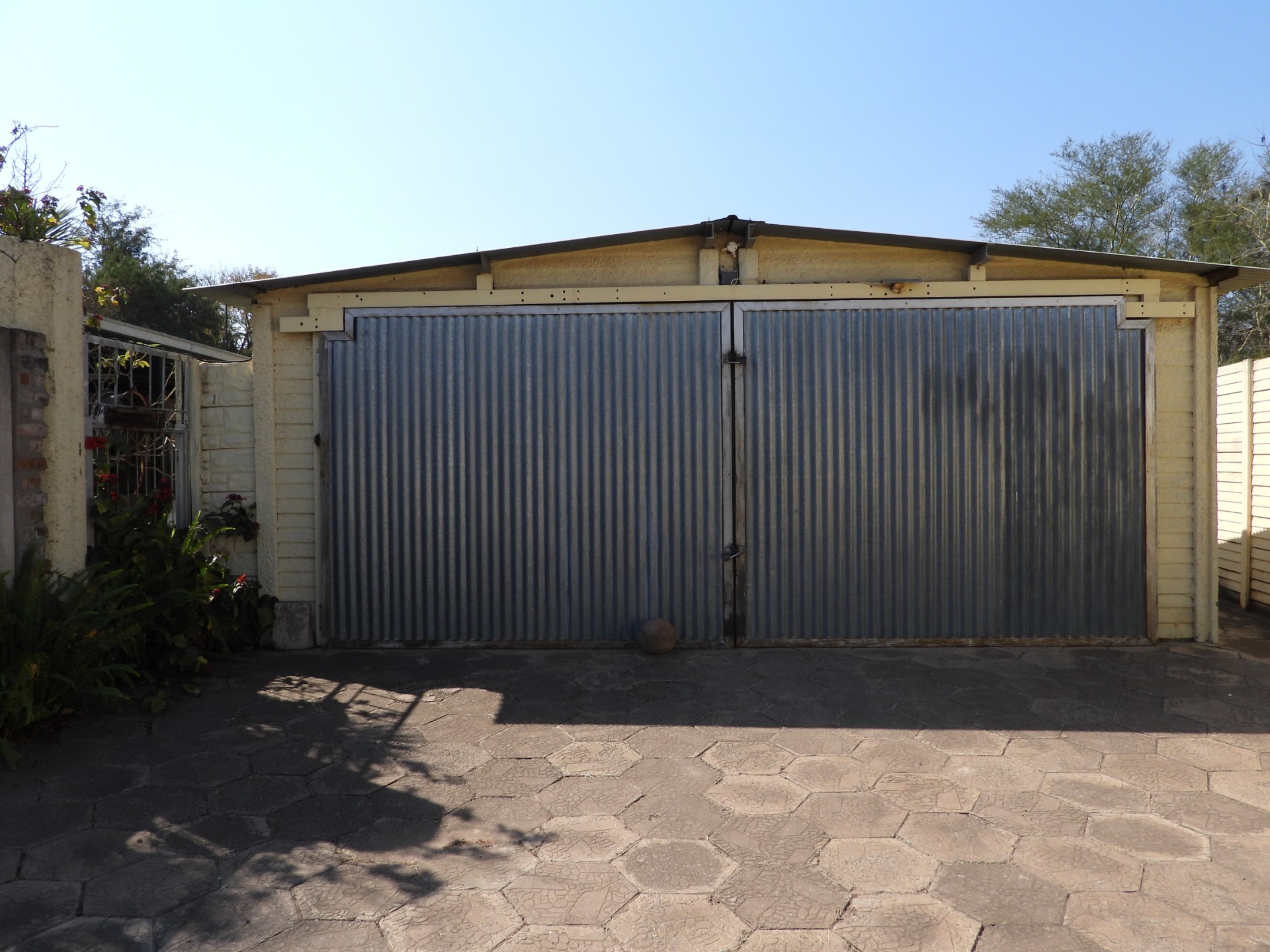 House for sale in Bela Bela, 2615 m²