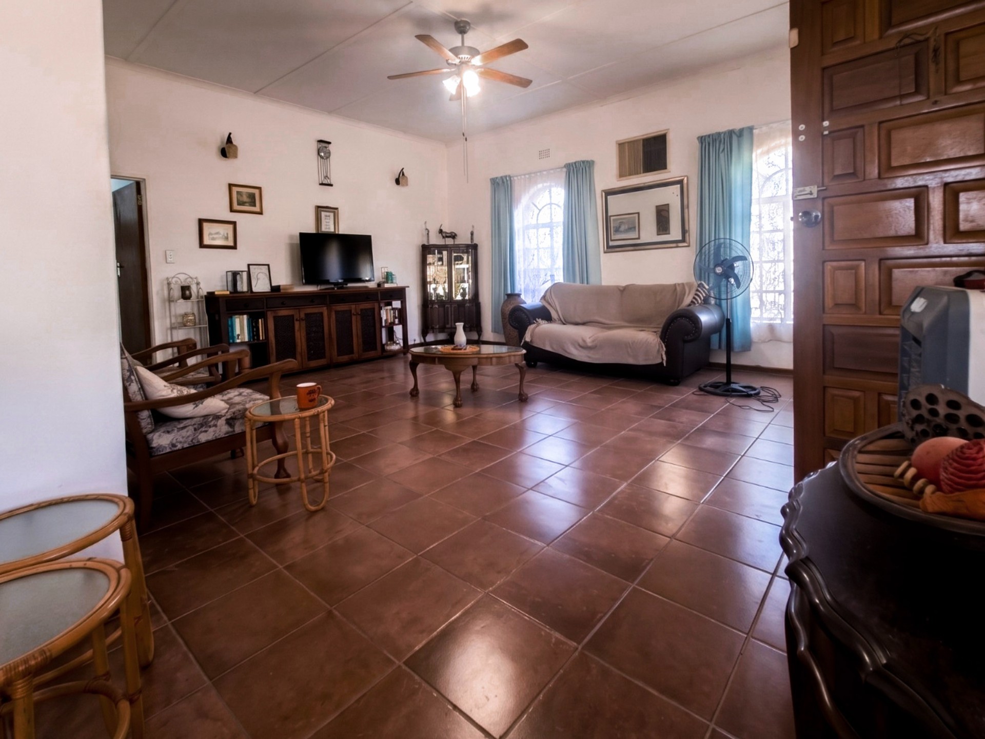 Off-Grid Country Living with Two Homes, Solar Power and Water Near Upington 5