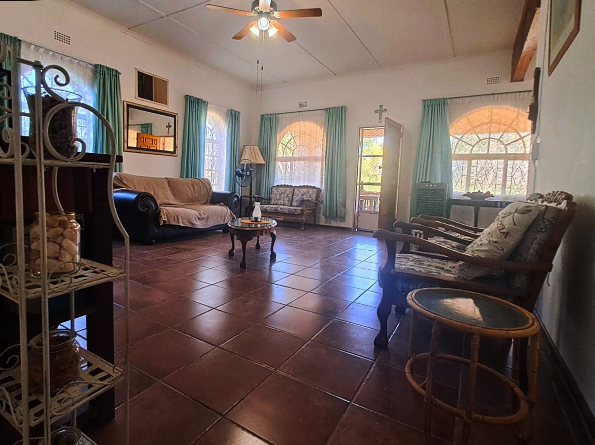 Off-Grid Country Living with Two Homes, Solar Power and Water Near Upington 4