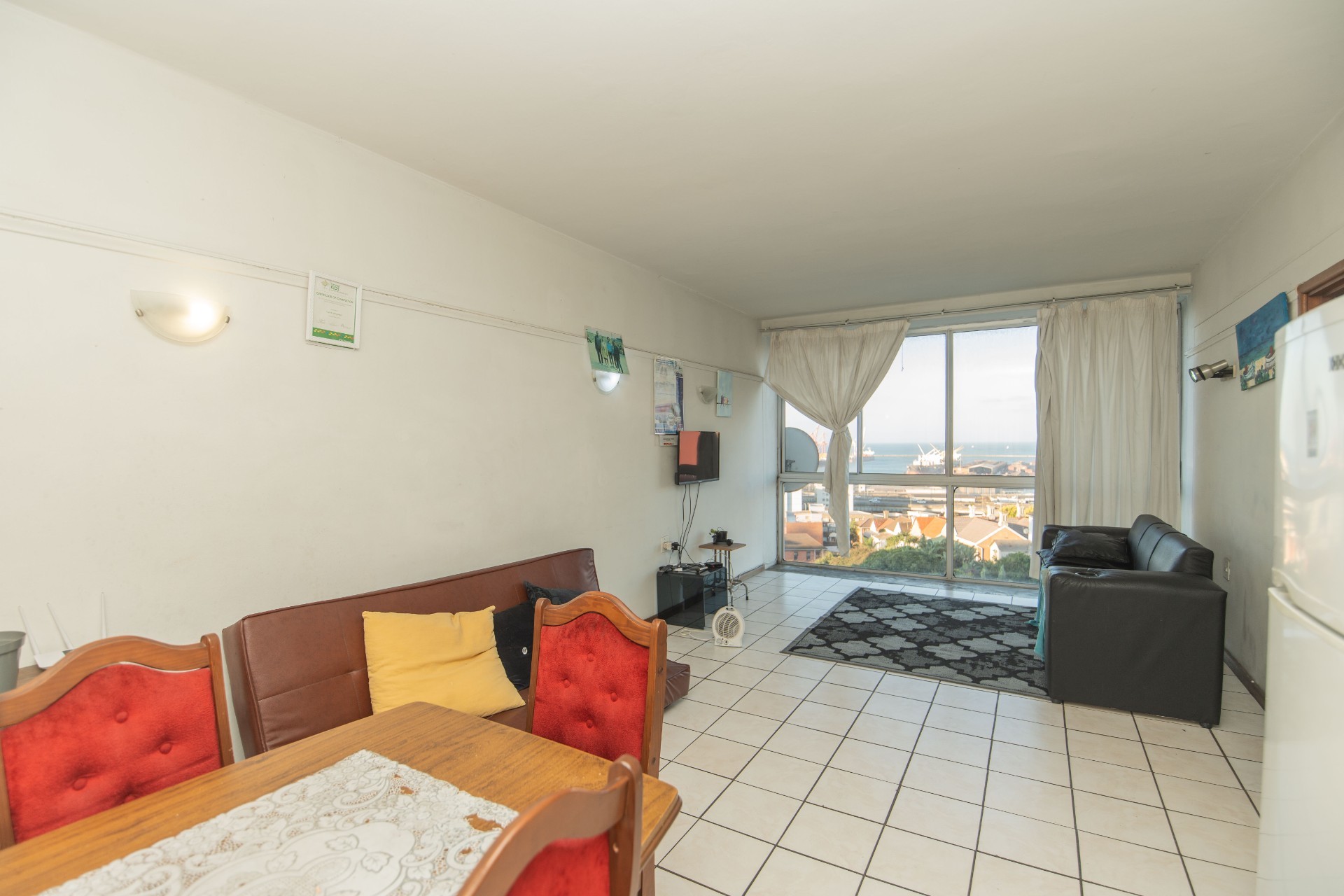 Convenient Living in this neat 1 Bedroom Apartment in Portland Place 4