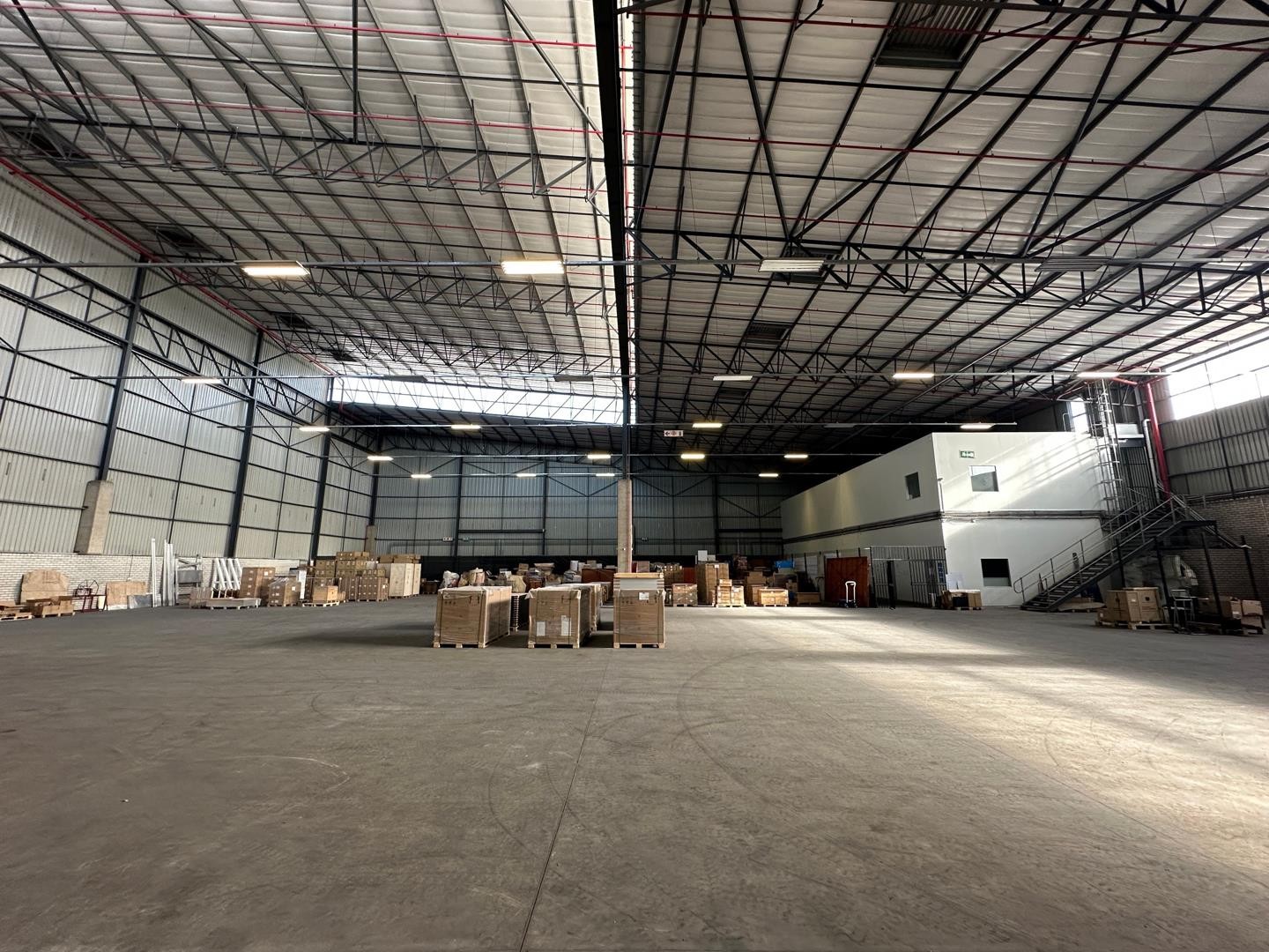 Industrial Property for rent in Montague Gardens, Milnerton, 2823 m²