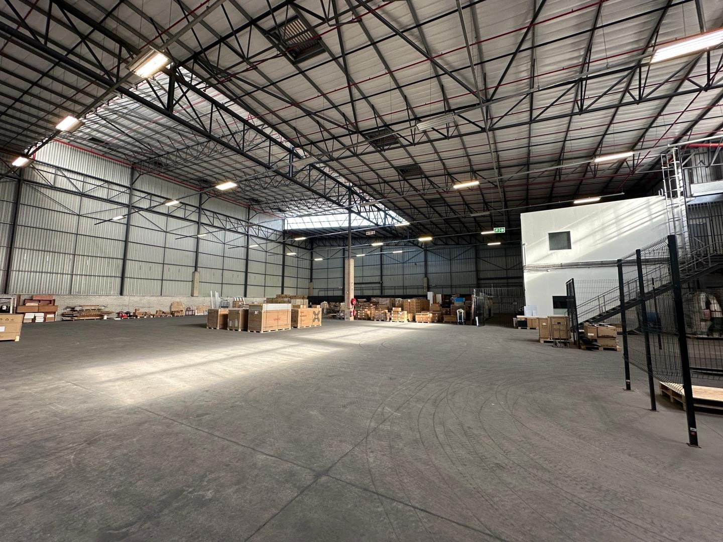 Industrial Property for rent in Montague Gardens, Milnerton, 2823 m²