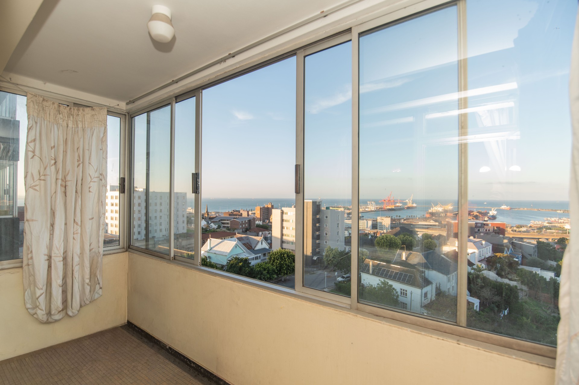 Apartment for sale in Port Elizabeth Central, Port Elizabeth, 74 m²