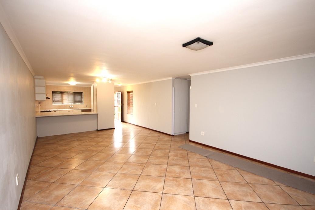 House For Sale in Sonstraal East, Durbanville