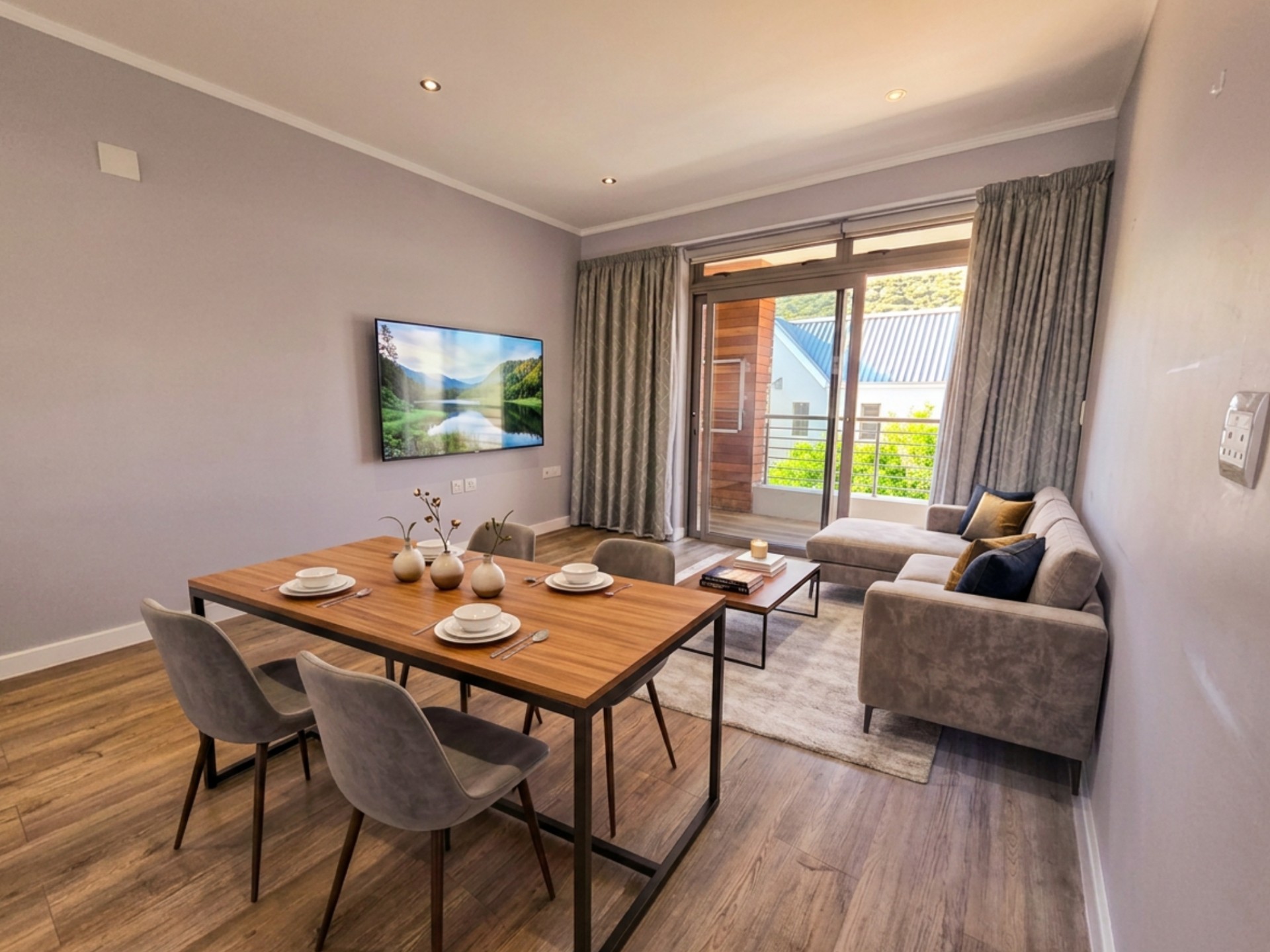 Apartment for sale in Plattekloof, Parow, 76 m²
