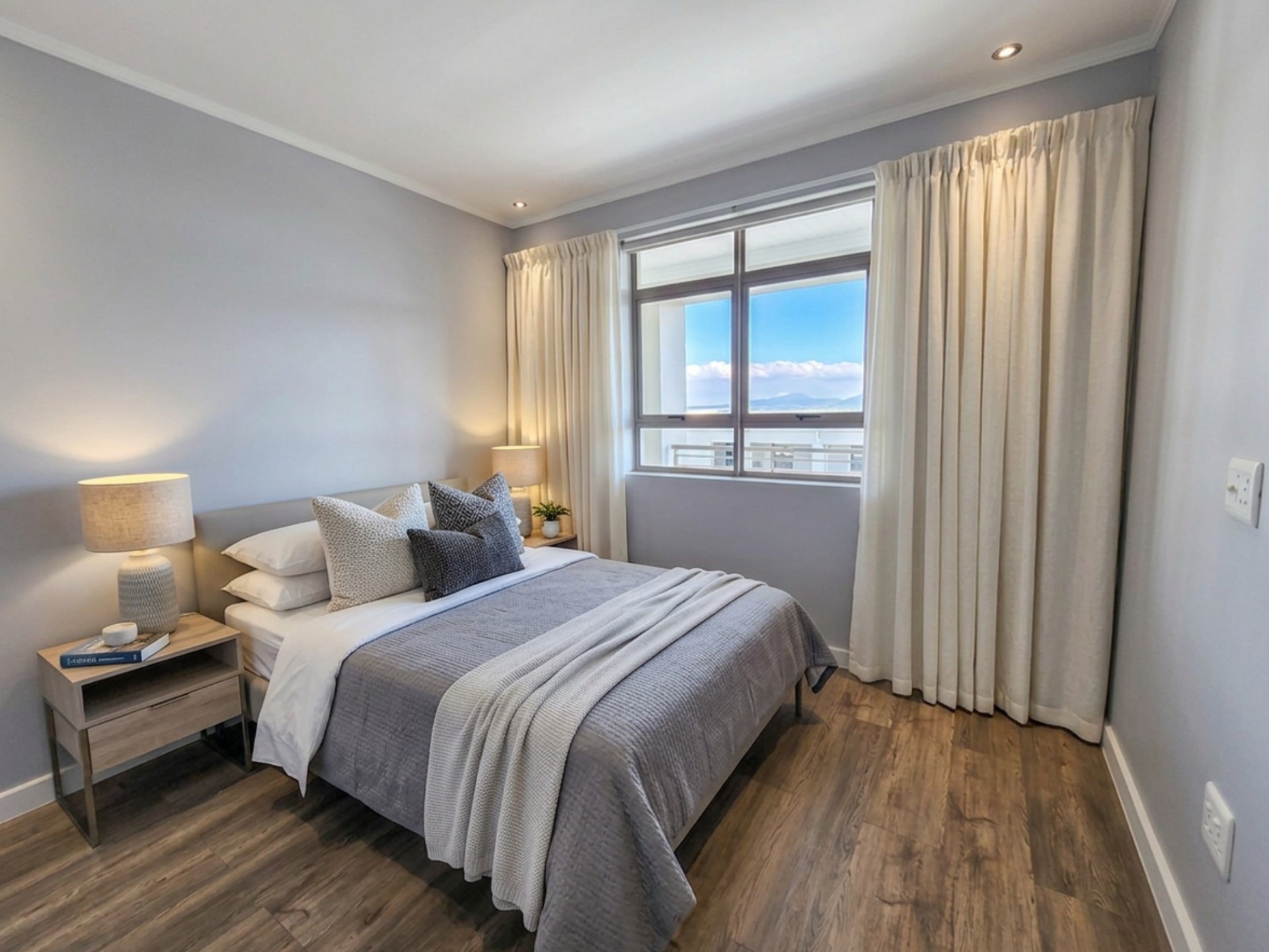 Apartment for sale in Plattekloof, Parow, 76 m²