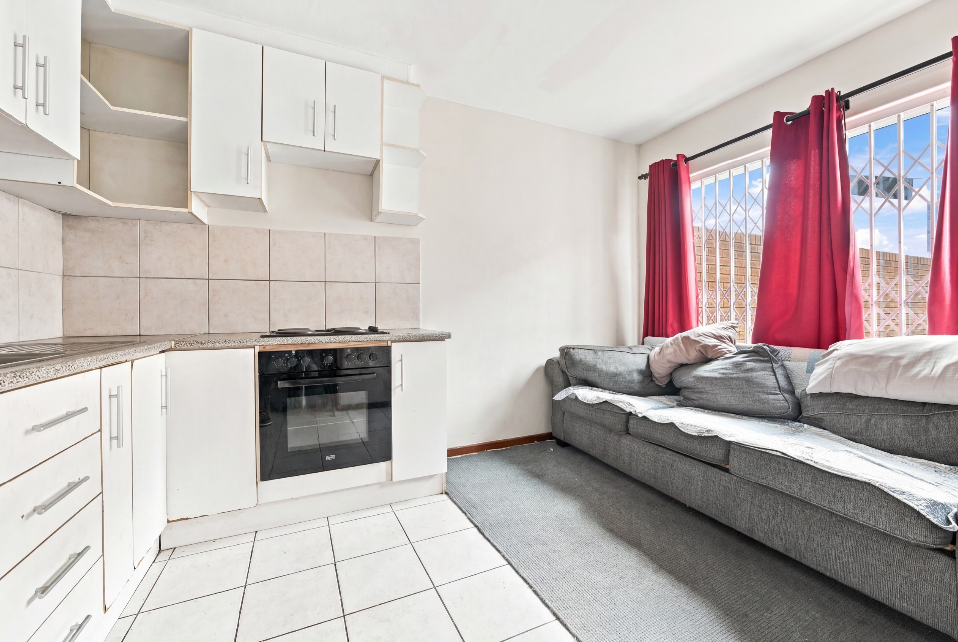 Apartment for sale in Uitzicht, Kraaifontein, 28 m²