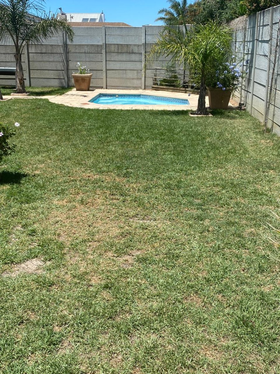 House for sale in Uitzicht, Kraaifontein, 194 m²