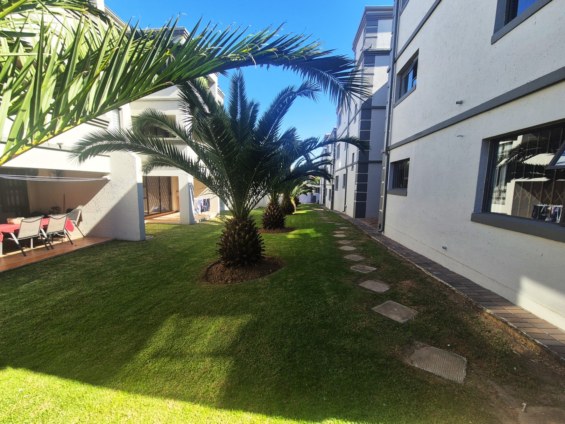 Apartment For Sale in Sunninghill, Sandton