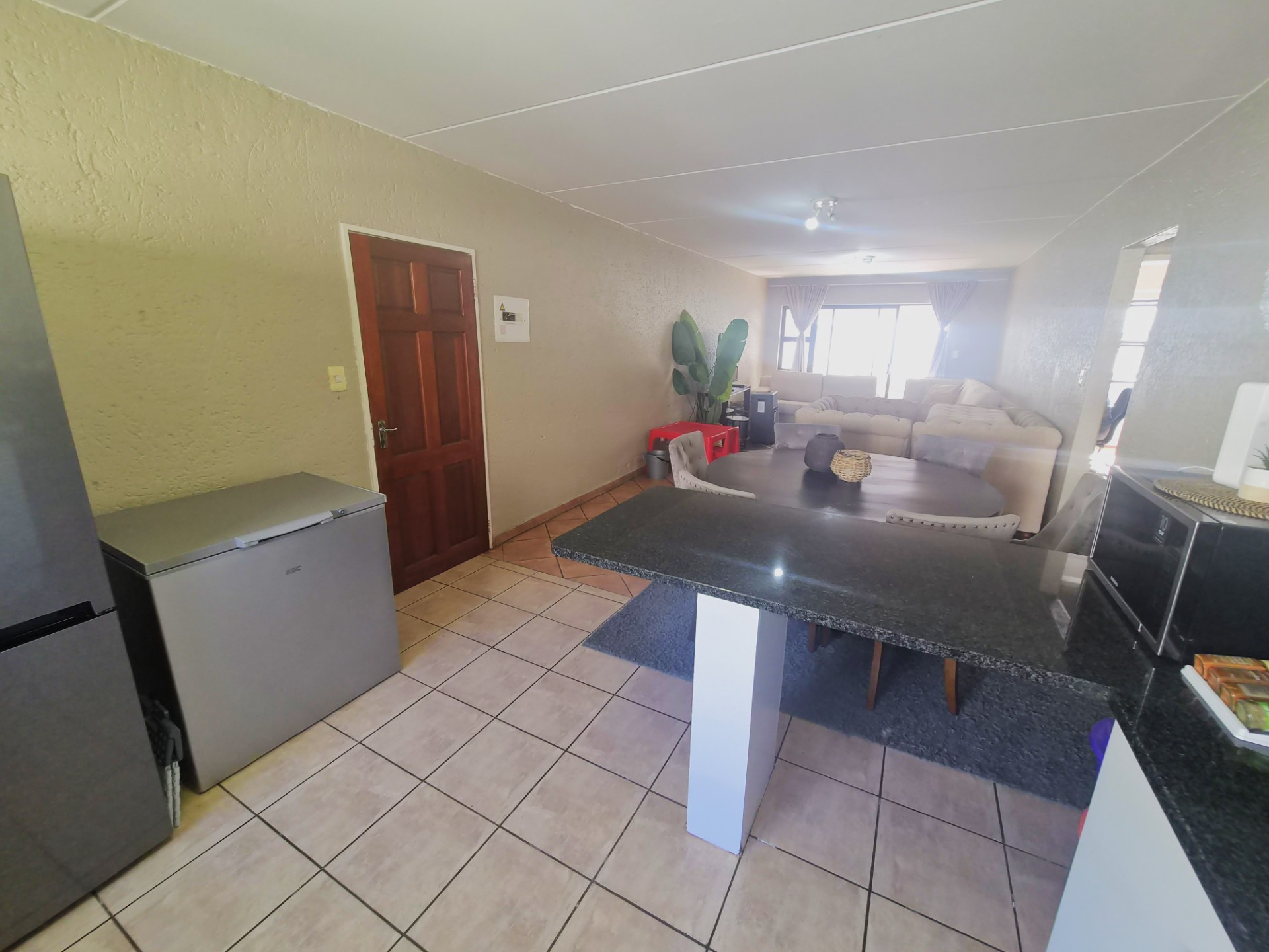 Apartment for sale in Sunninghill, Sandton, 96 m²