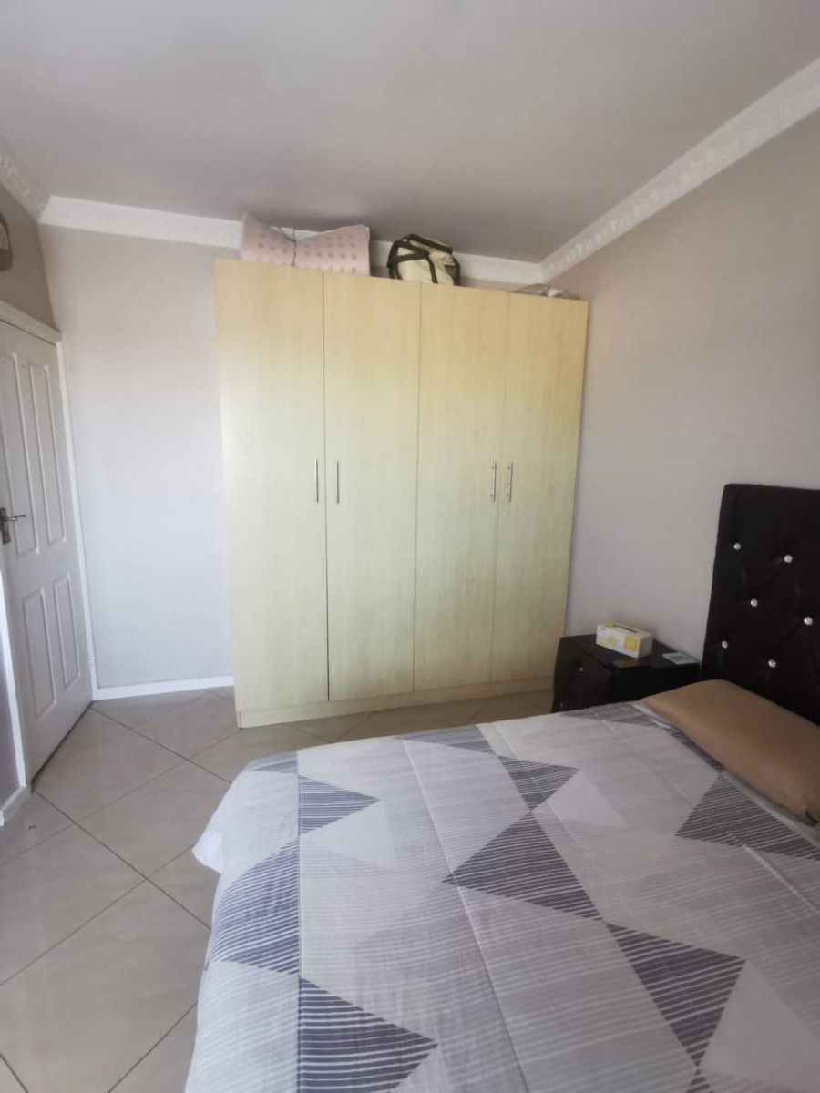 Apartment for sale in Morningside, Durban, KwaZulu Natal, 68 m²